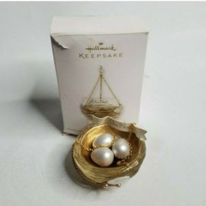 2011 Hallmark Keepsake Ornament Our Nest